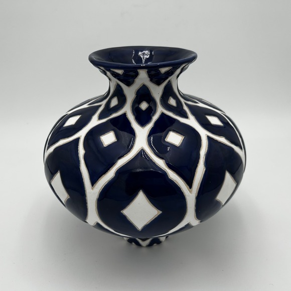 Handmade 10"H x 10"W Ceramic Vase Blue White Geometric Diamond Pattern Signed - Picture 4 of 9